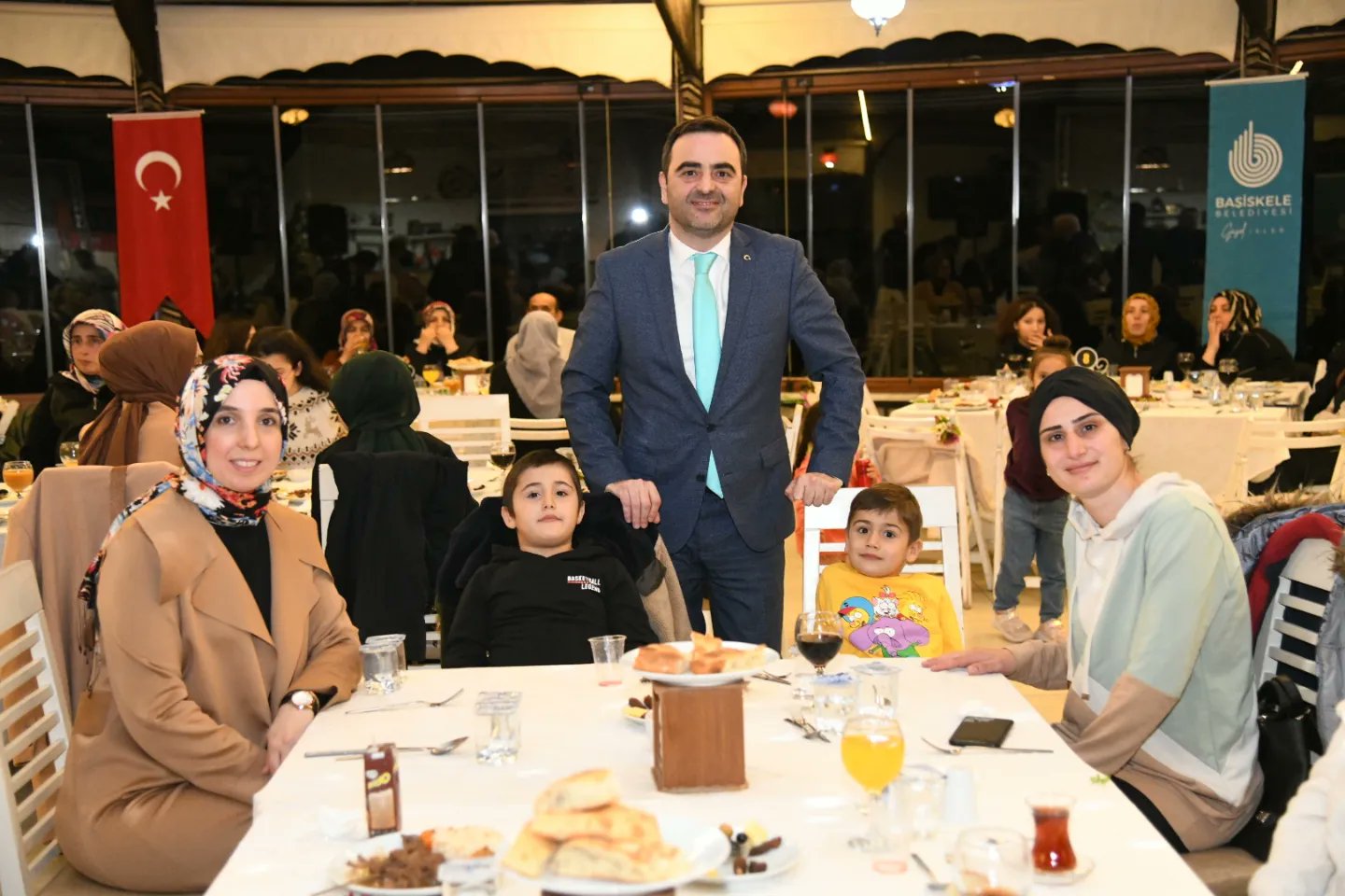 Bakan zl: Biz Kocaman Bir Aileyiz