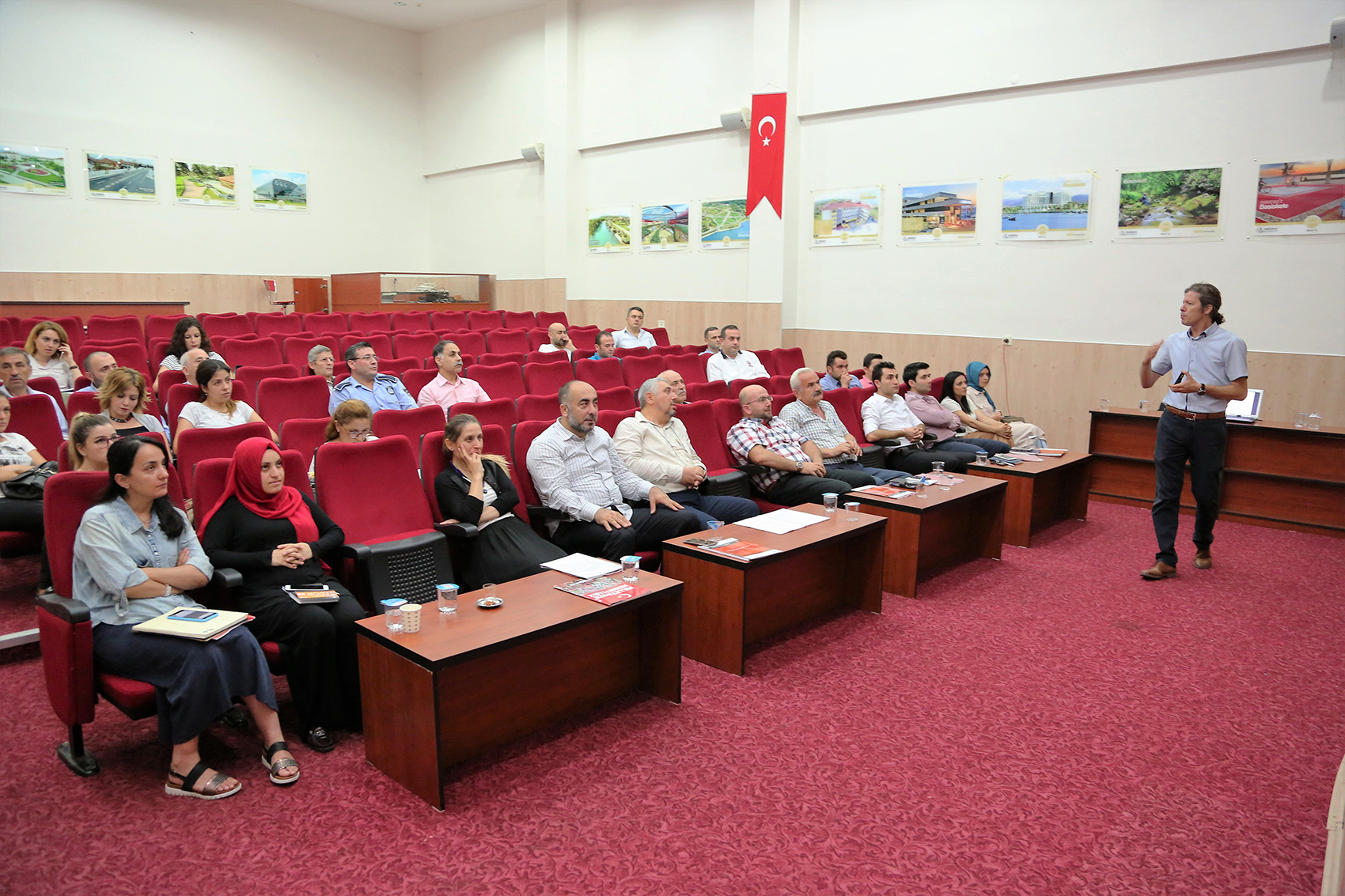 BA��SKELE�N�N M�KEMMELL�K YOLCULU�U S�R�YOR