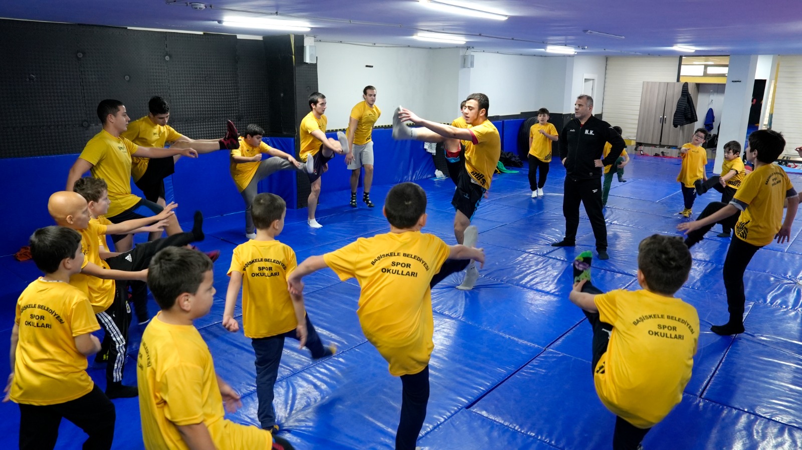 Genc-i ll Sporcular Yeni Dneme Dolu Dizgin Balad
