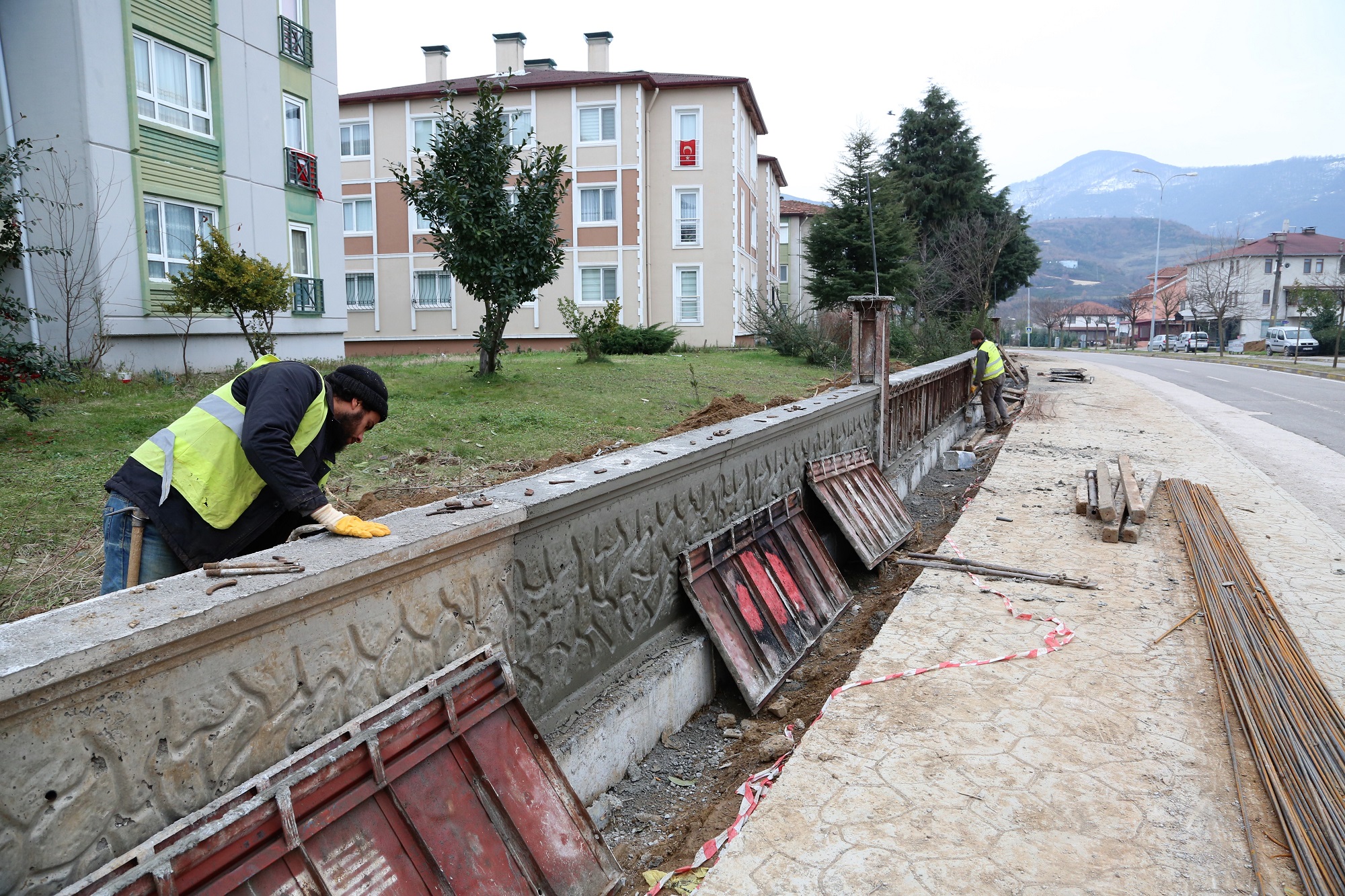 HACI MECT BULVARINDA DEKORATF DUVAR ALIMASI