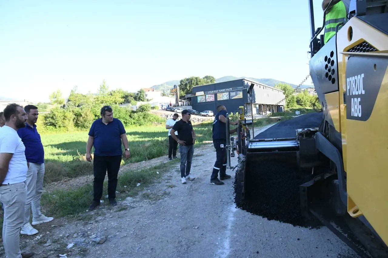 Baiskelede Asfalt almalarna Devam