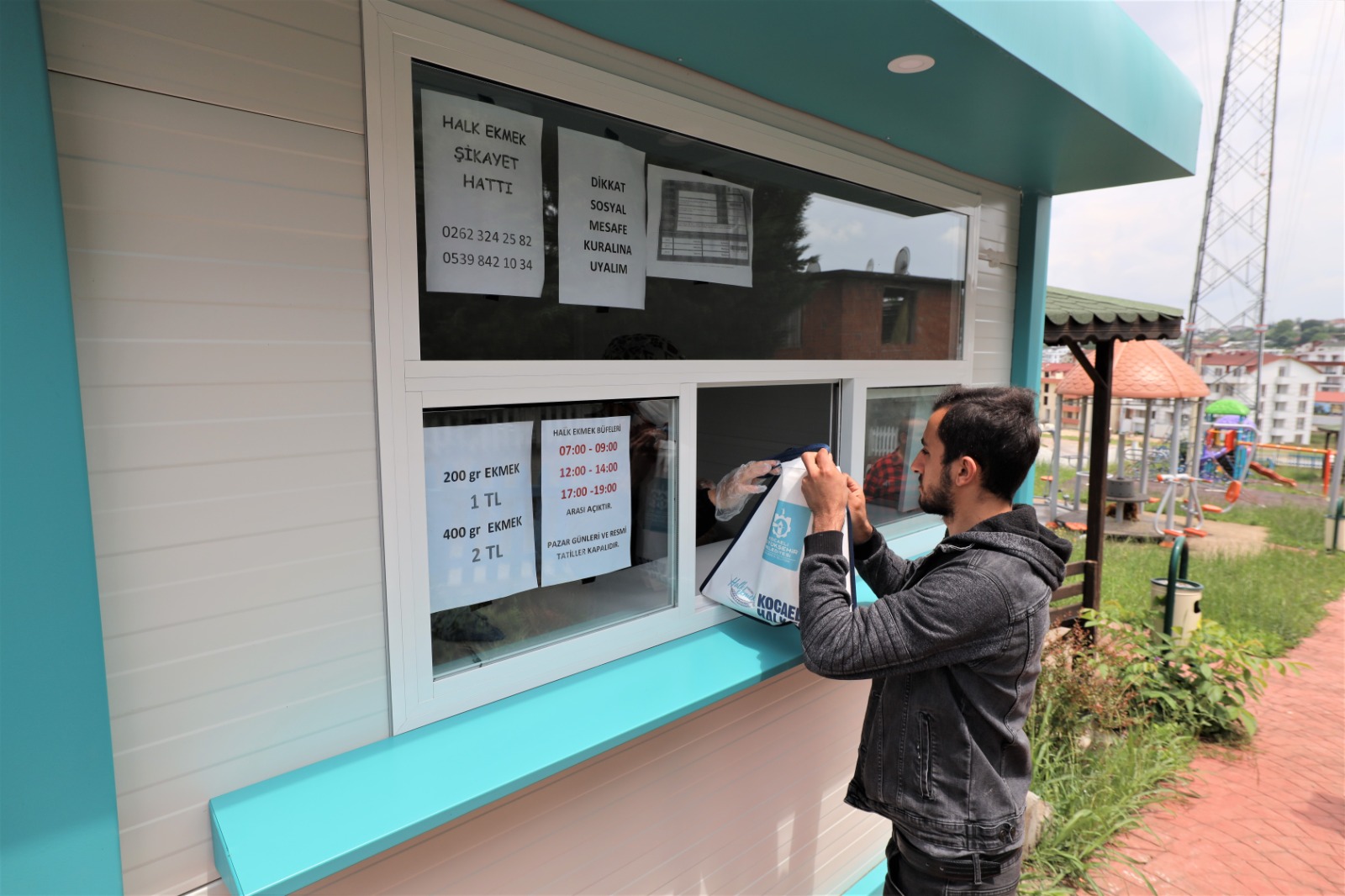 Baiskelede "Halk Ekmek" Satlar Balad