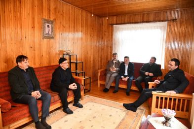 Ba�kan �zl��den Y�reklere Dokunan Ziyaretlere Devam