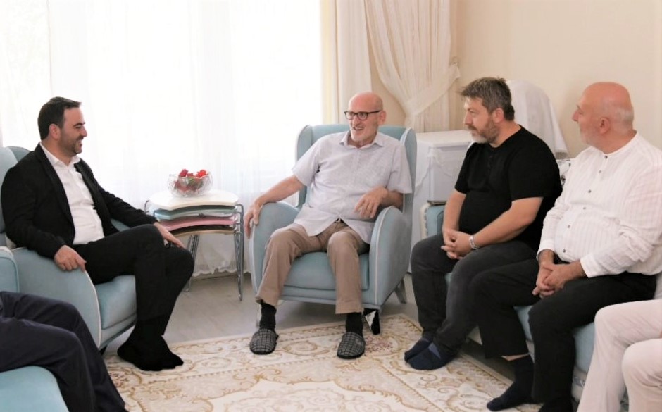 Bakan zlden Hasta ve Yallara Ziyaret