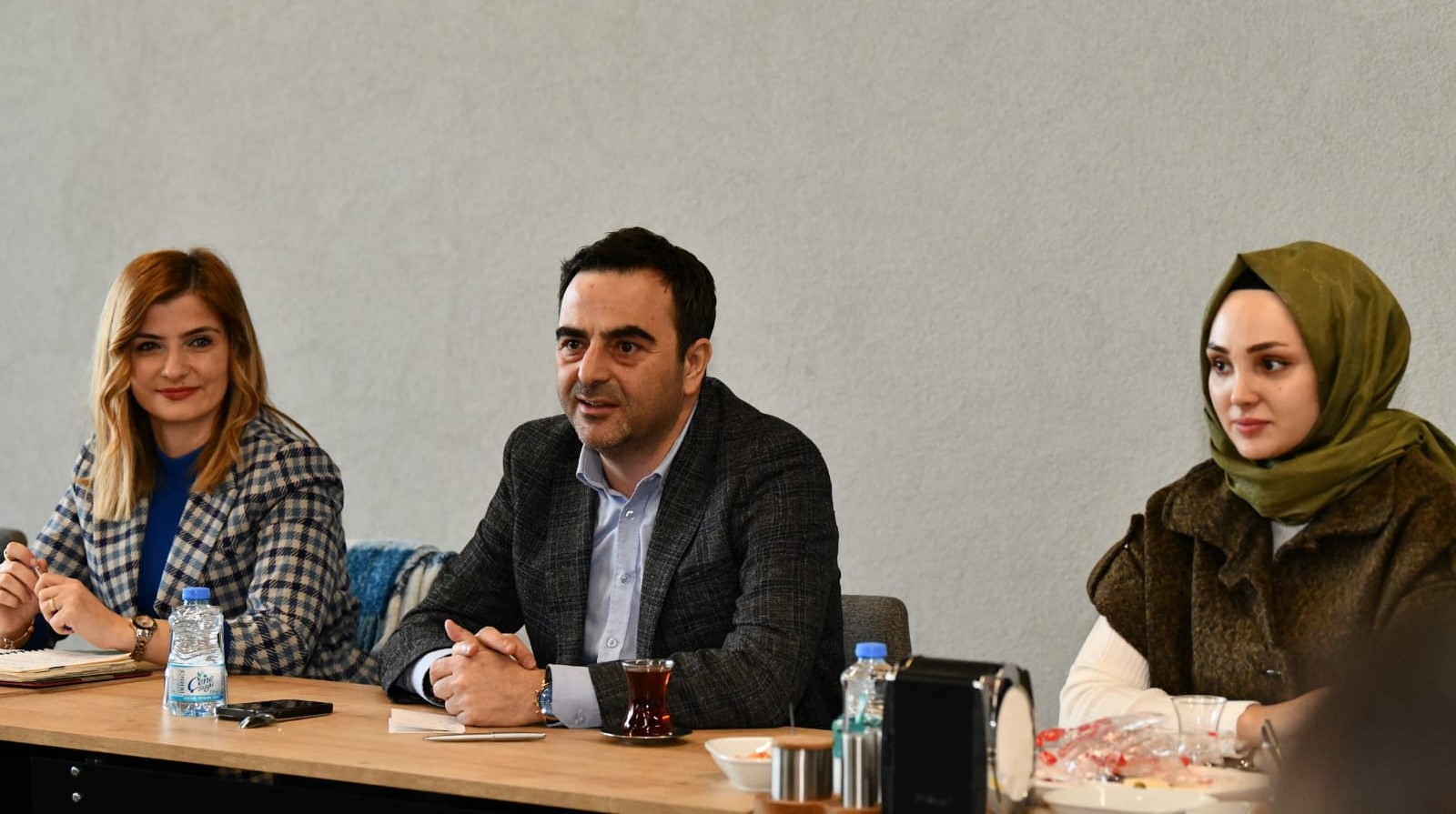 Bakan zl: Gnl Ba ile rnek ve nc Oluyoruz