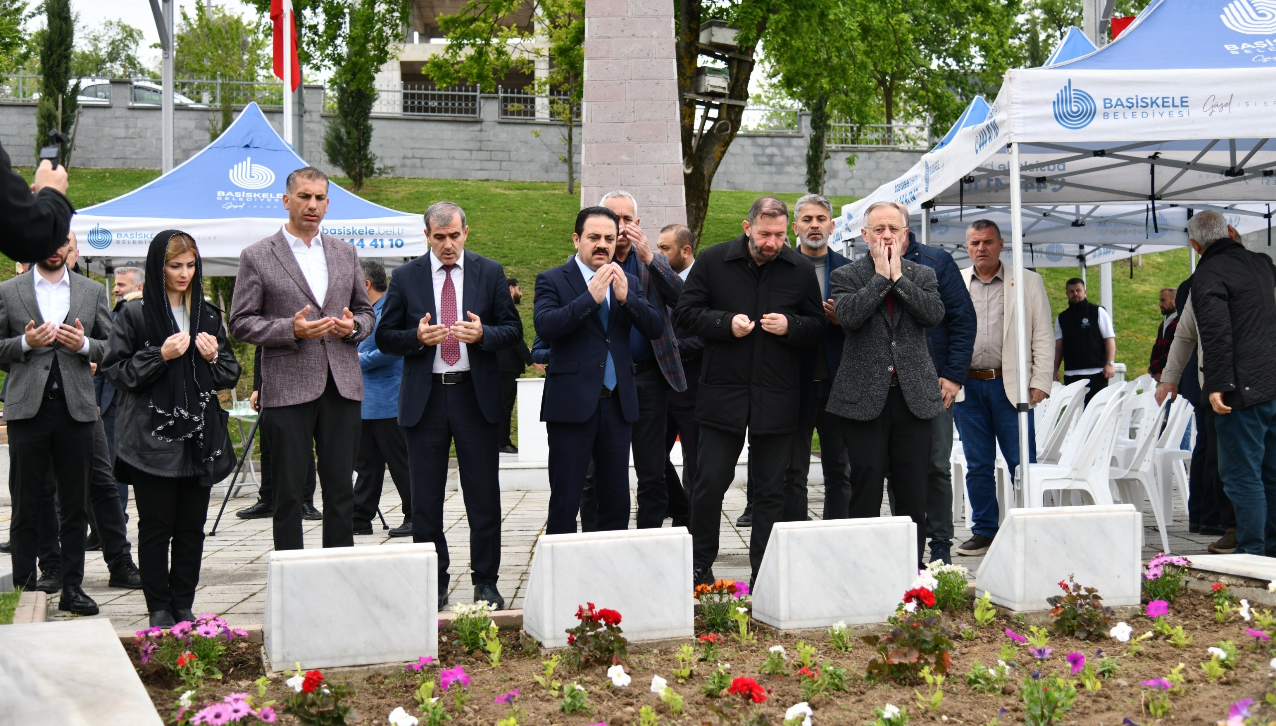 ehit Hseyin Kaptan ve Ailesi Dualarla Anld