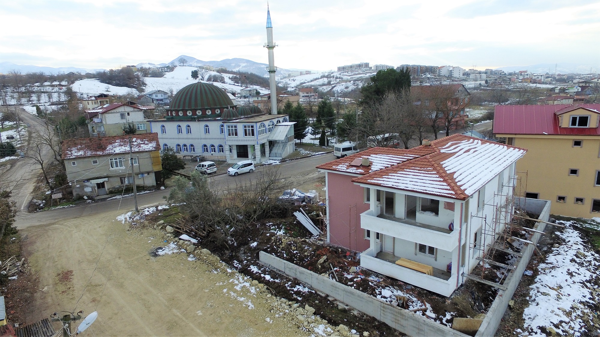 KALTEL VE MODERN YAAM BASKELEDE