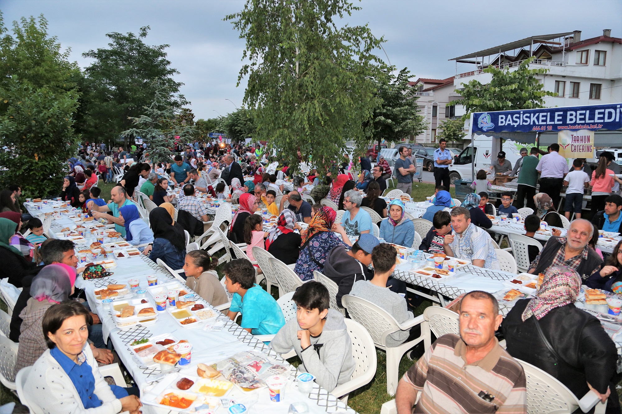 HER AKAM SAHLDE KOMULARIMIZLA BULUUYORUZ