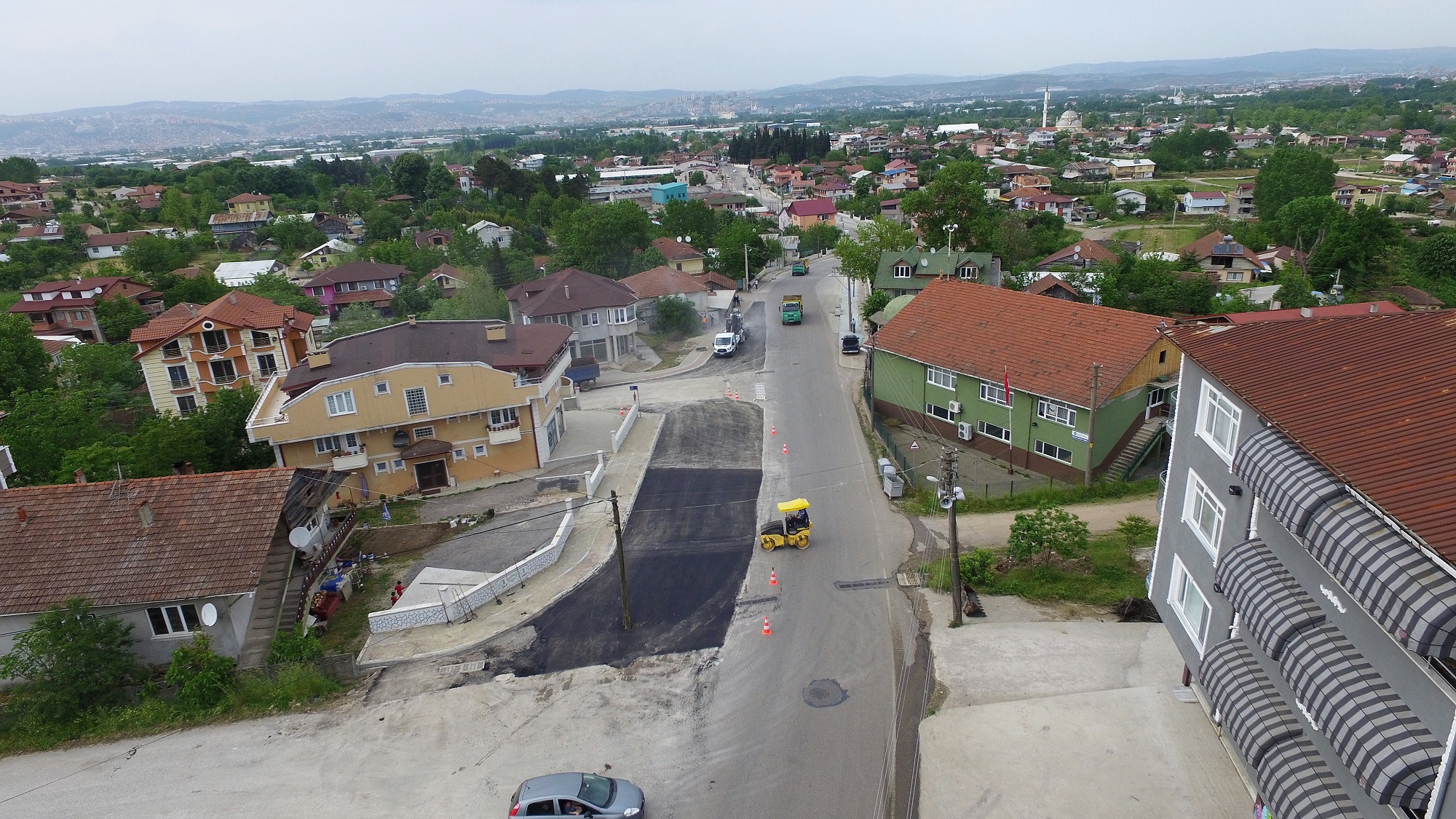 KULLAR YAKACIK CADDESݴNE AINMA ASFALTI ATILACAK