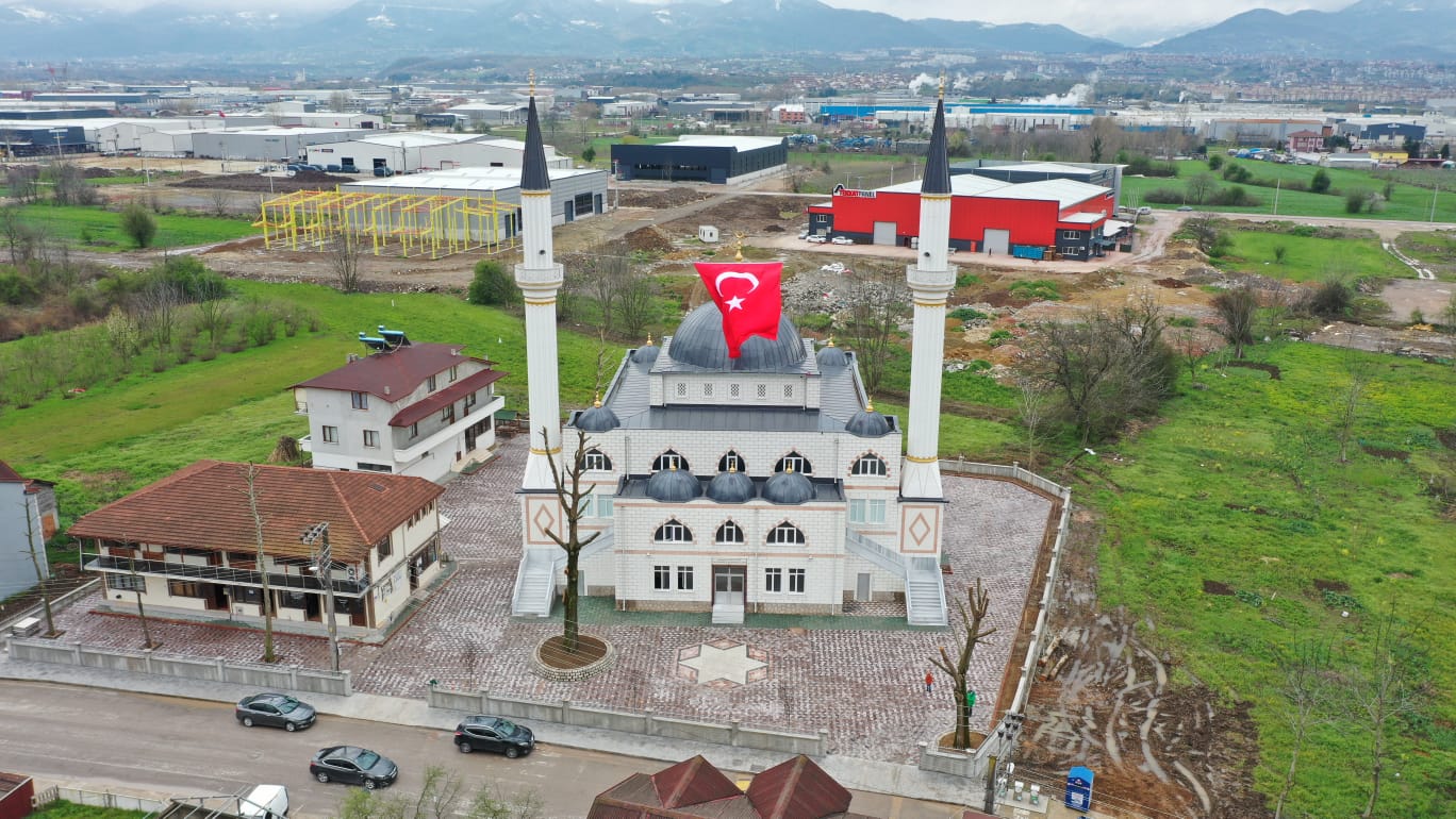 Karadenizliler Merkez Camii Dualarla badete Ald