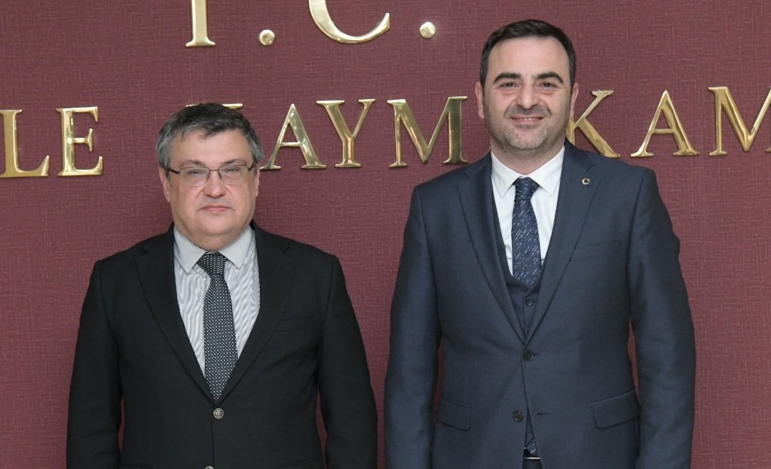 Bakan zlden Kaymakam Adaya Hayrl Olsun Ziyareti