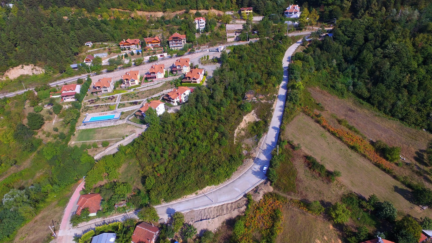 K SOKAK BETONLA KAPLANDI