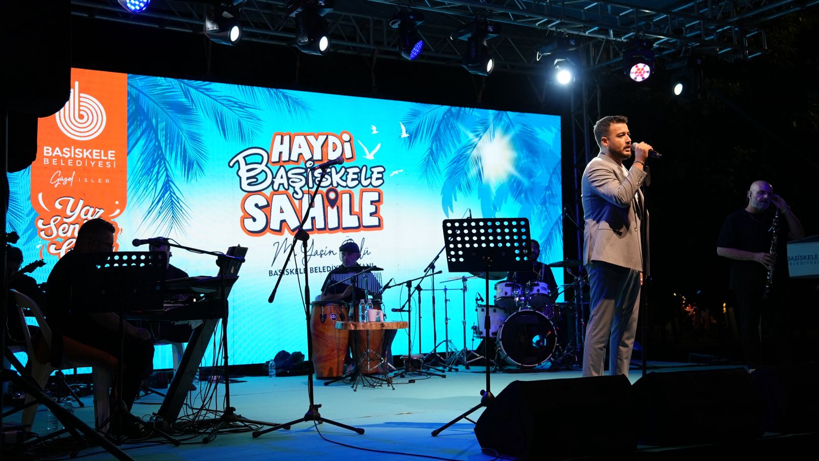 Ba�iskele Sahili�nde Umut Kaplan R�zgar� Esti
