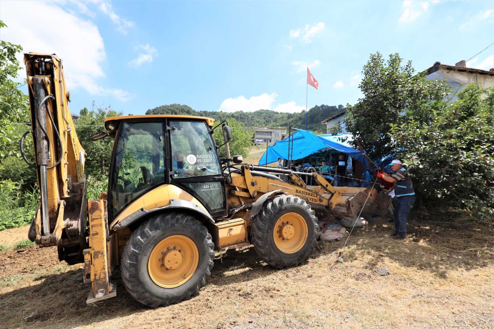 Baiskelede Kurban Atklar Toplama Ekibi Greve Hazr