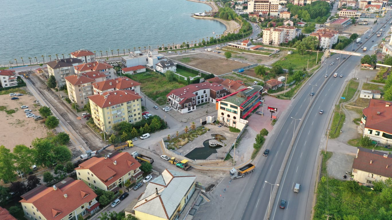 Mesan Sokakta almalar Aralksz Sryor