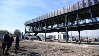 Bakan zlden Sahada Devam Eden almalara Yakn Takip