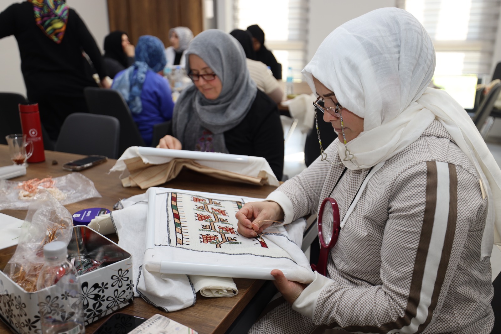 BA-MEK Eitimleri Kadnlara Deer Katyor