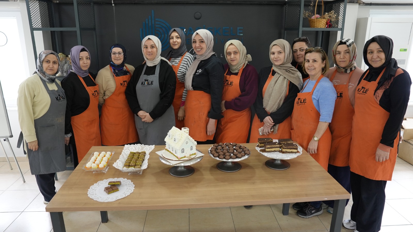 Baiskelenin En Tatl Kursu Mutluluk ve stihdam retiyor