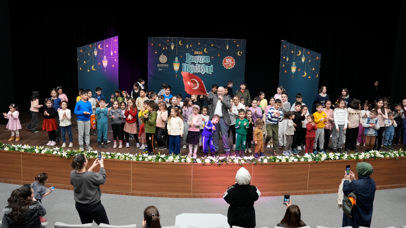 Baiskelede ocuklarn Unutulmaz Ramazan Sevinci