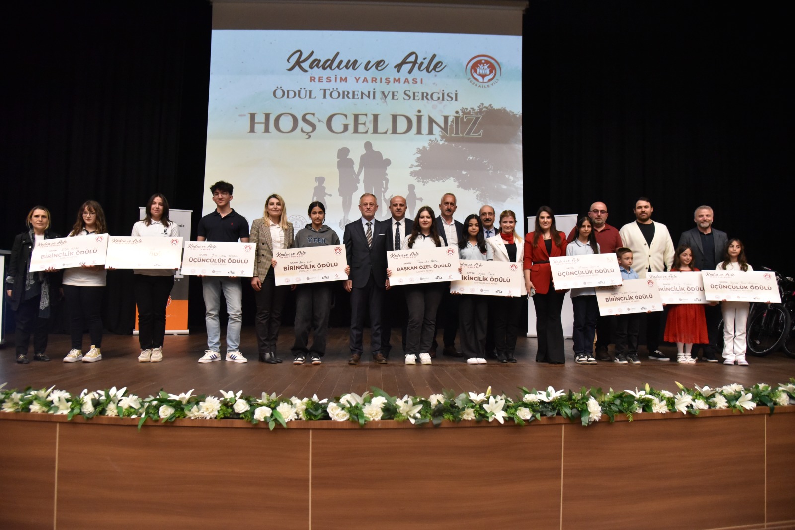 Kadn ve Aile Resim Yarmasnda dller Sahiplerini Buldu