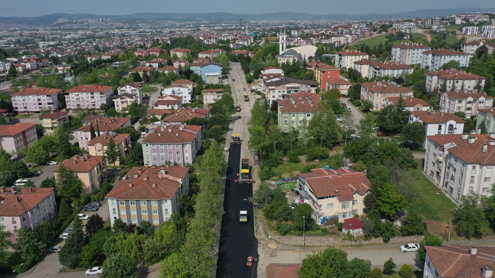 Serdarda Scak Asfalt almalarna Hz Kesmeden Devam