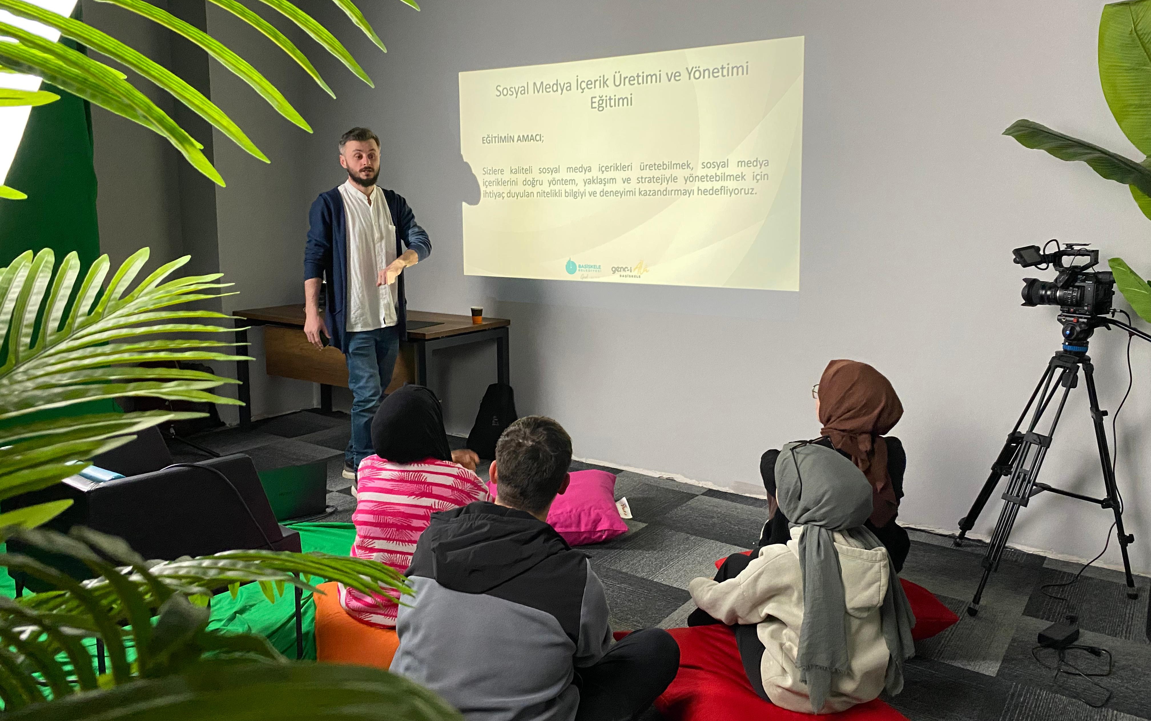 Ba�iskele�de Gen�ler E�itimden E�itime Ko�uyor