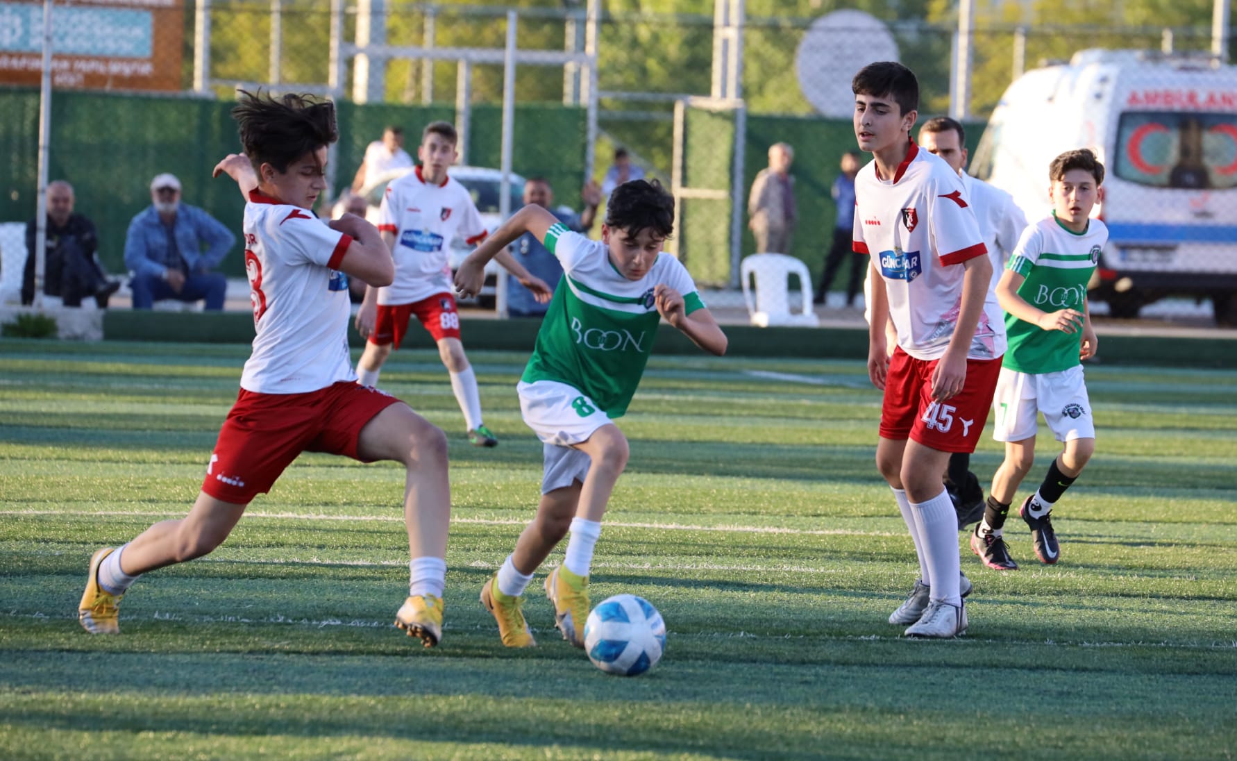 Baiskelede Futbol leni Devam Ediyor