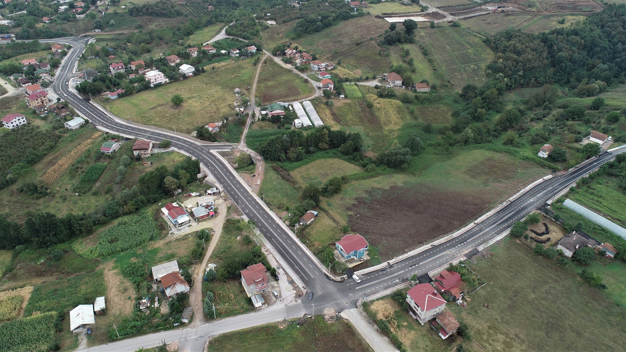 nemli Hizmetler, Byk Yatrmlar