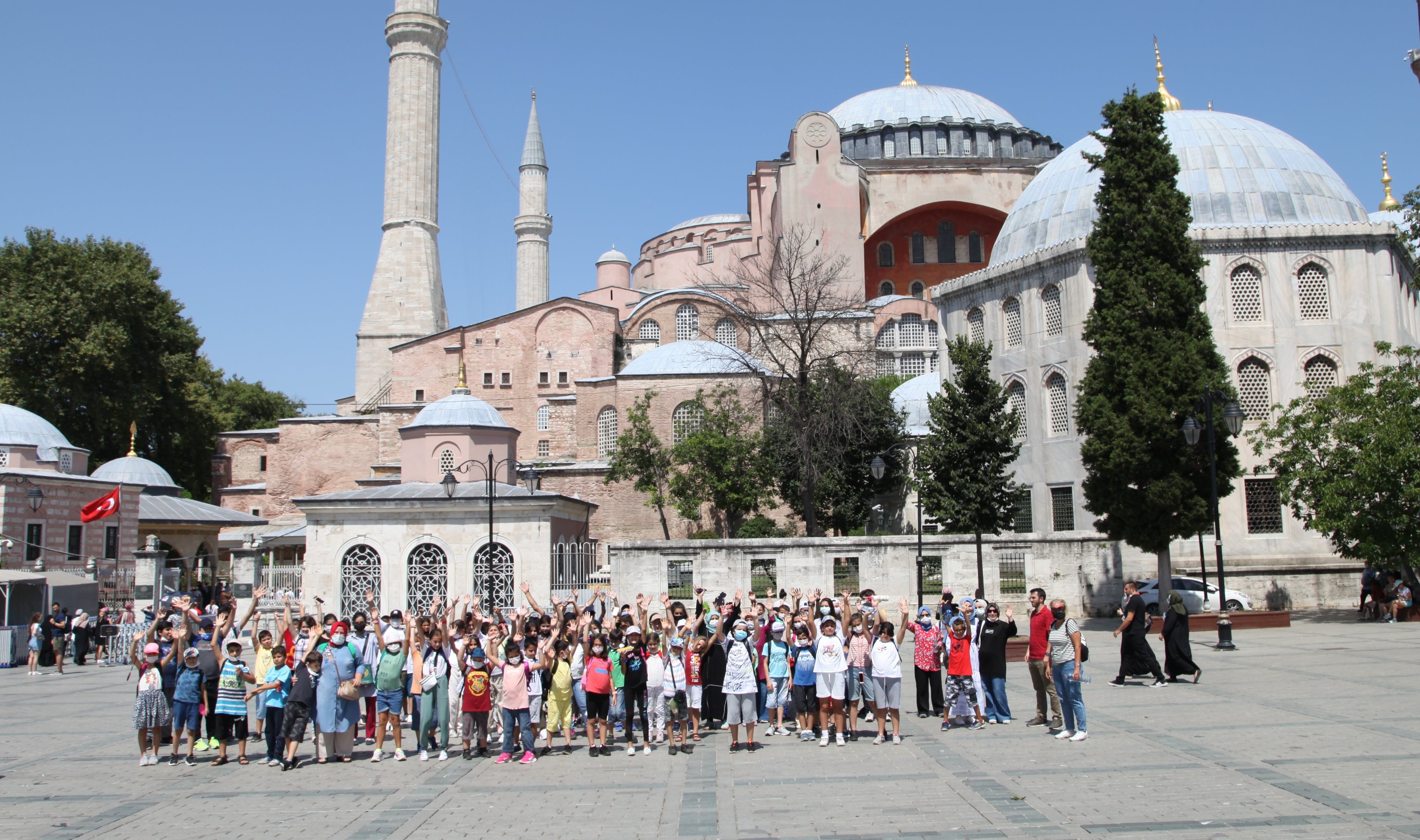 Baiskele Yaz Akademisi rencileri Ayasofya Camiinde