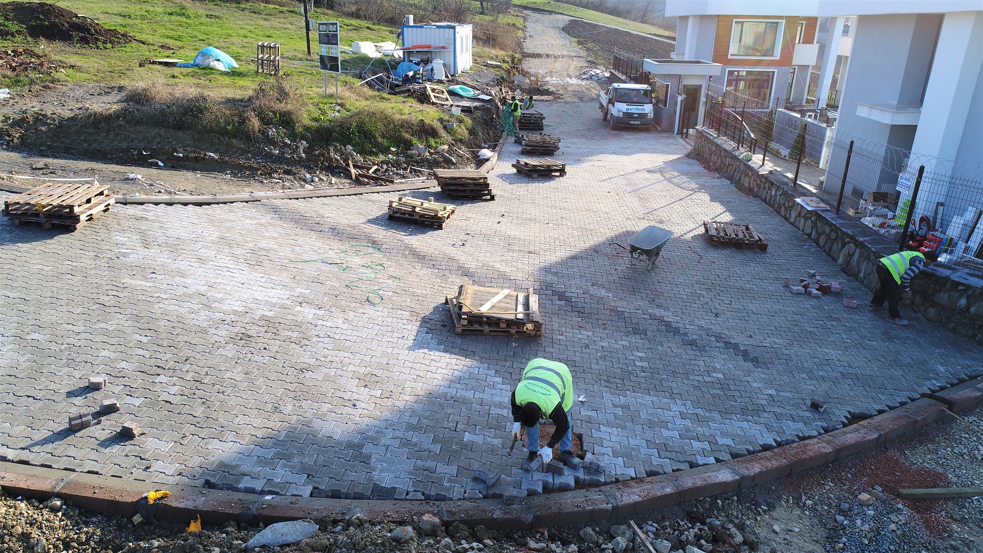 Yeni Alan Yollar Parke Talaryla Kaplanyor