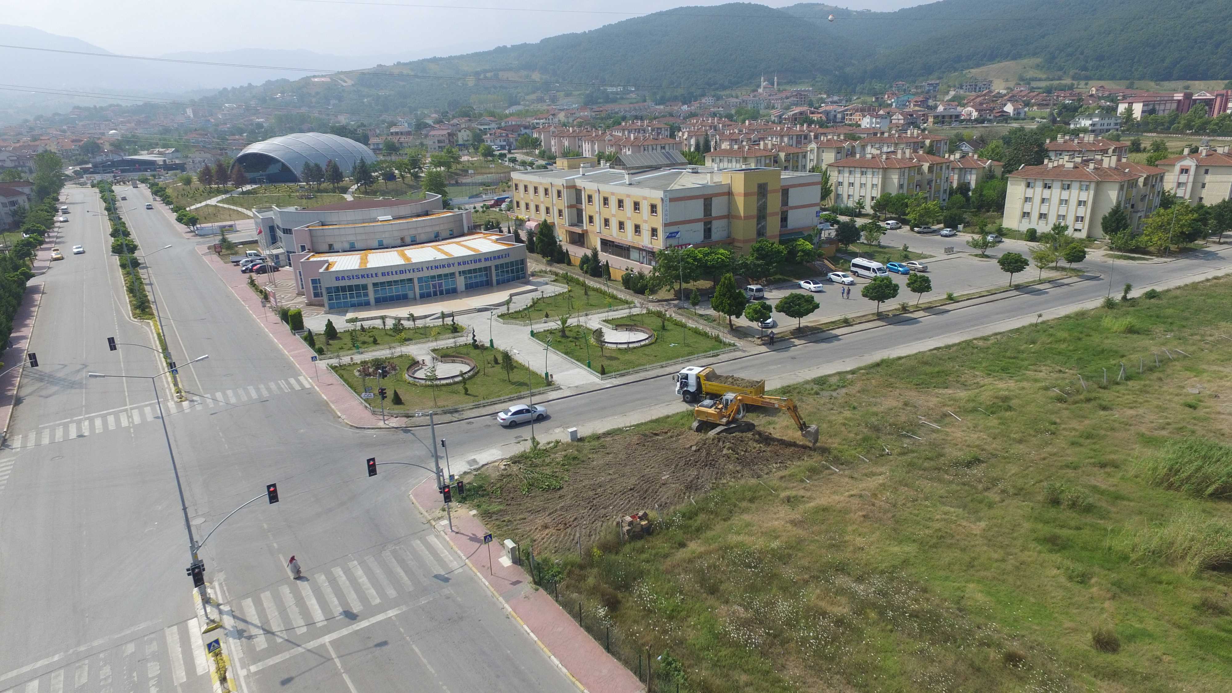 BASKELEYE MODERN KAPALI SEMT PAZARLARI