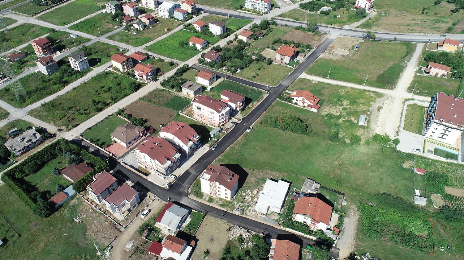 28 Cadde ve Sokaa 17 Bin Ton Scak Asfalt Serildi.