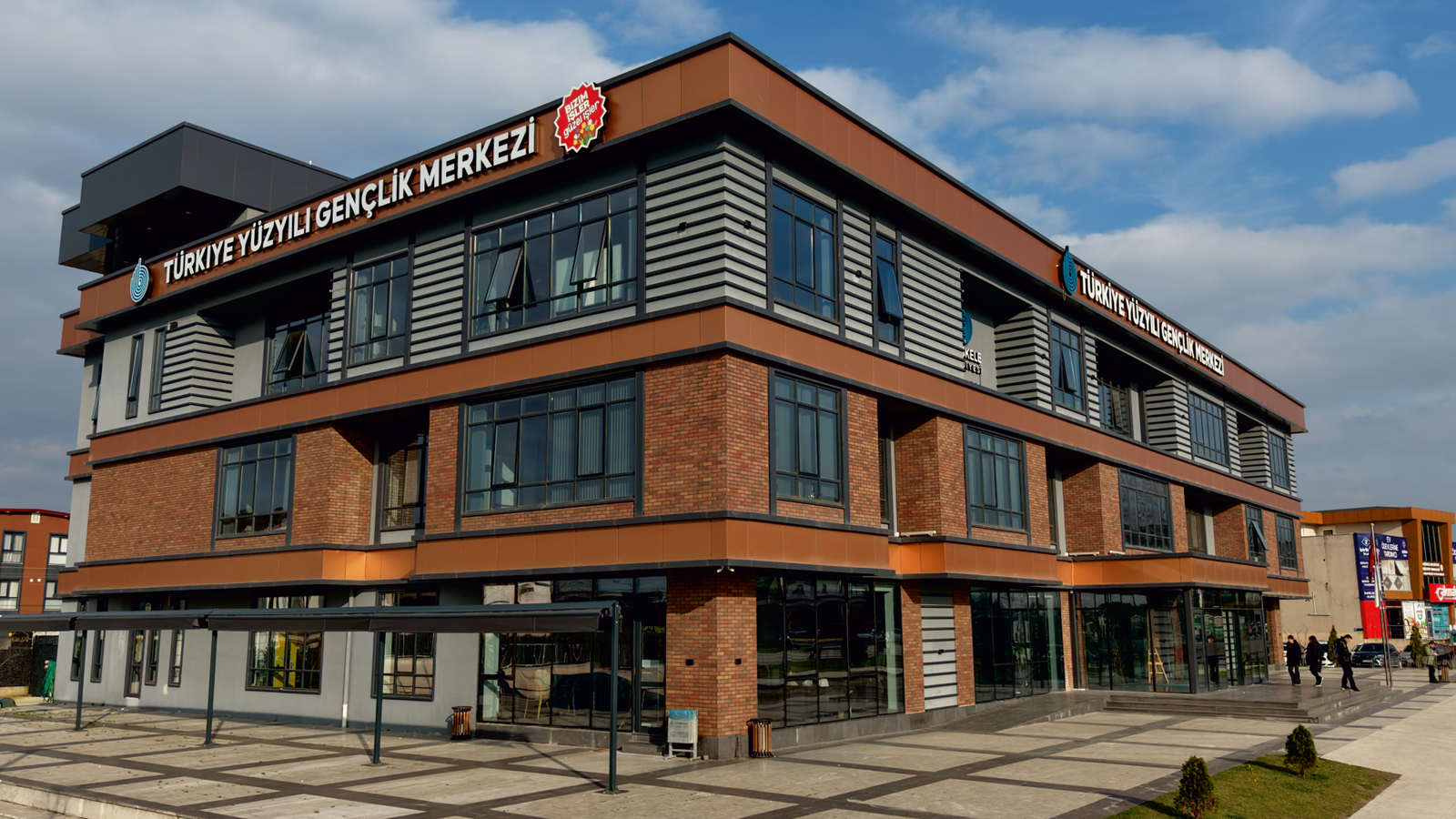 Gen�lik Merkezi