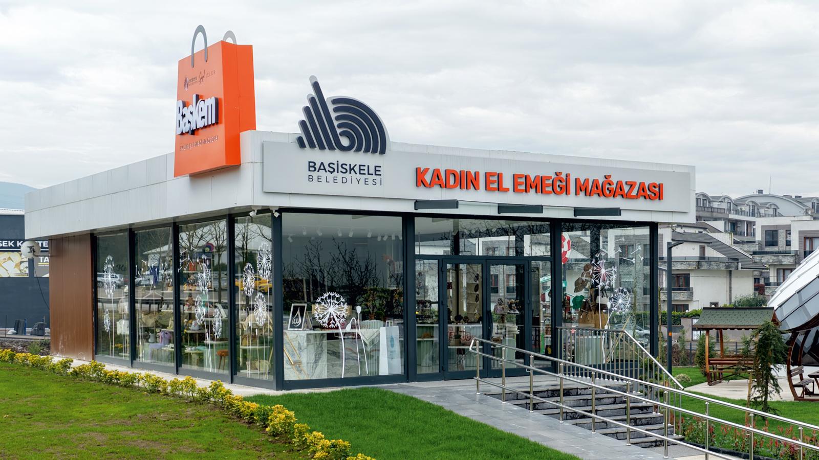 Kad�n El Eme�i